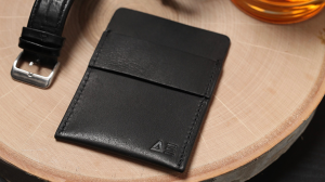 Wallet by Nicholas Lawrence (Gimmick Not Included)